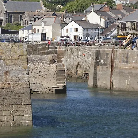 Harbour Inn
