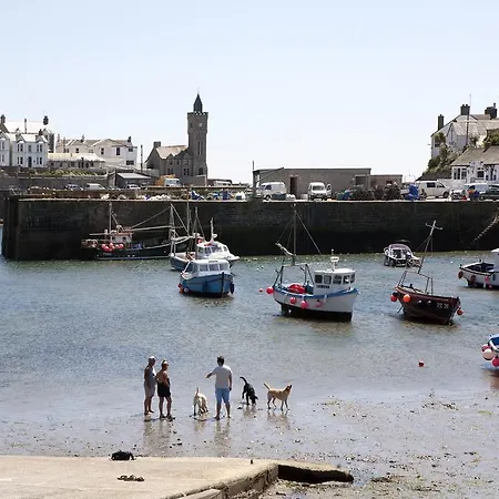 Harbour Inn 4*
